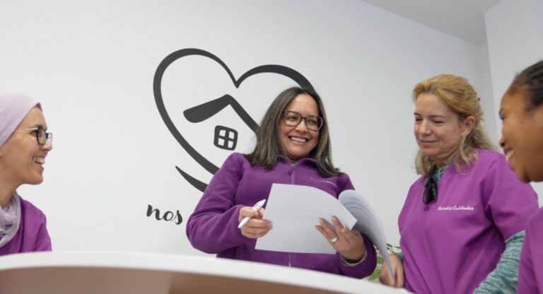 FOTO EN REUNION OFICINA